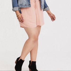 Torrid crepe lace up peach shorts size 2X